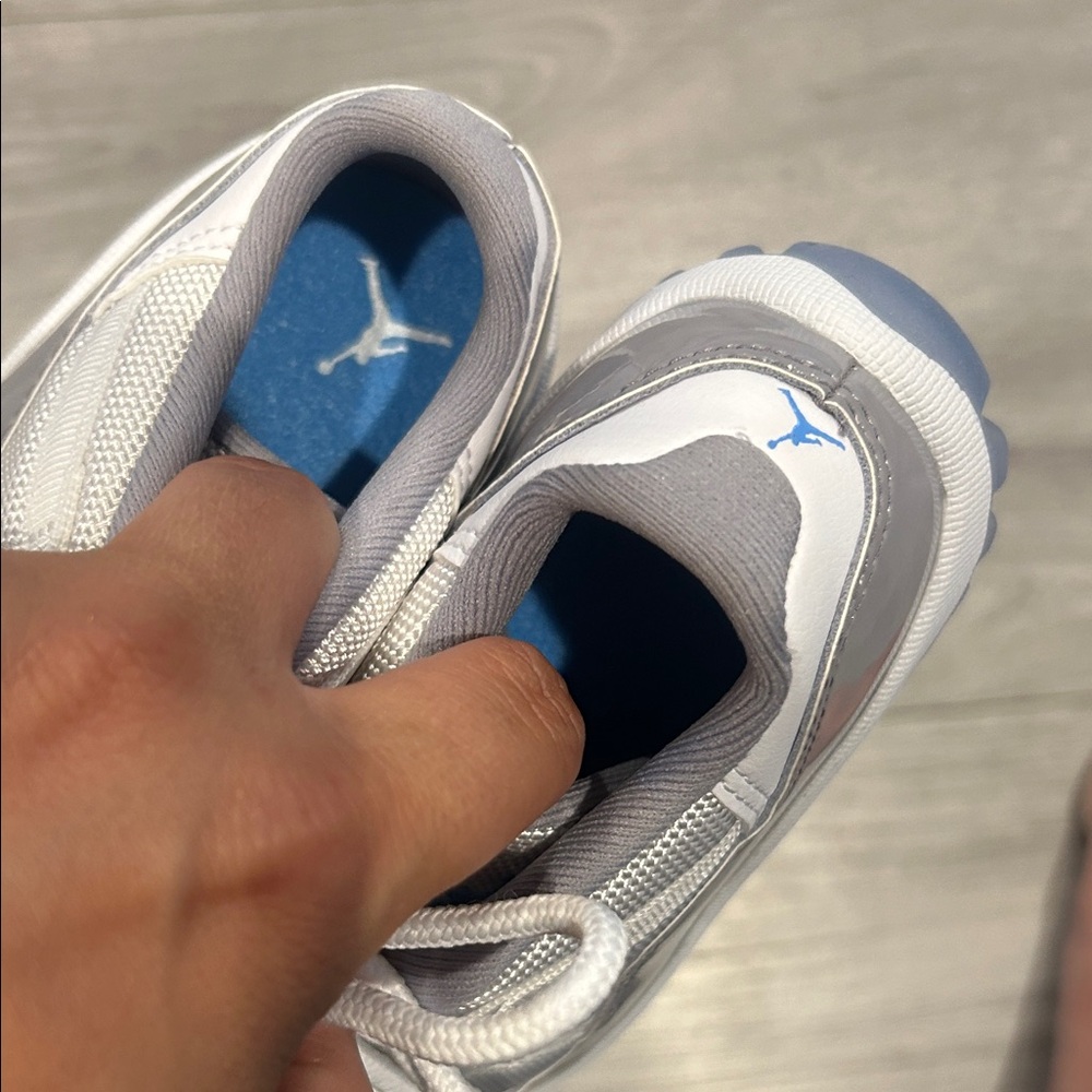 NWOT Nike Kids Air Jordan Retro 11 Low - Grey and White with Ice Blue Sole - Picture 12 of 13